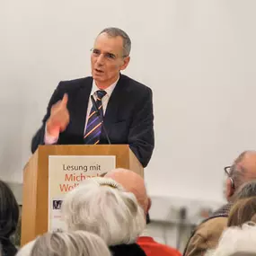 Die Evangelische Stadtakademie sucht den Dialog zu Fragen der Religion, Kultur und Gesellschaft – lebensnah und aktuell.