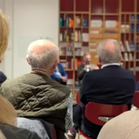 Seminare, Symposien, Workshops zu Fragen der Religion, Kultur und Gesellschaft eröffnen Räume zum Dialog mit den Referentinnen und Referenten verschiedener Fachgebiete.