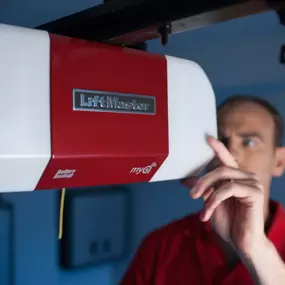 Bild von Sawtooth Garage Doors