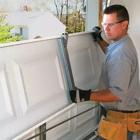 Bild von Sawtooth Garage Doors