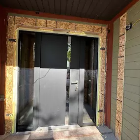 Bild von UnitedPorte — Doors/Windows/Kitchens/Vanities/Floor