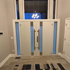 Bild von UnitedPorte — Doors/Windows/Kitchens/Vanities/Floor