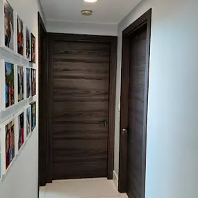 Bild von UnitedPorte — Doors/Windows/Kitchens/Vanities/Floor