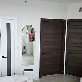 Bild von UnitedPorte — Doors/Windows/Kitchens/Vanities/Floor