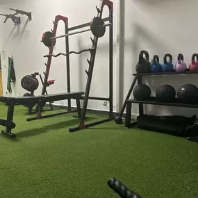 Muay Thai Kassel - dein Gym für authentisches Thaiboxen. Kraft- und Athletikbereich mit moderner Trainingstechnik für Leistungssteigerung, Kraftaufbau und funktionelles Kampfsporttraining.