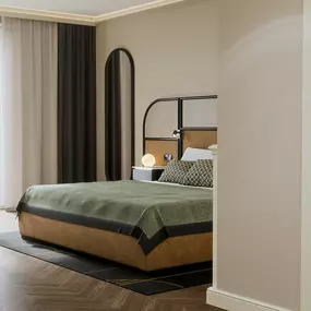 Die Zimmer und Suiten des EST Hotel Palais Chotek in Wien vereinen edle Materialien, hochwertige Möbel und klassisches Parkett.