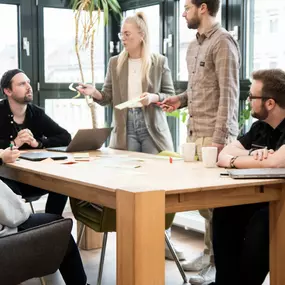 Ströer Online Marketing Kollegen am Arbeitsplatz