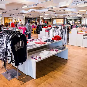 MUECKE Forchheim bei Erlangen Damenbekleidung