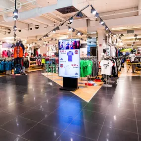 Schuh Mücke in Regensburg im KÖWE Einkaufszentrum Sportschuhe und Sportbekleidung