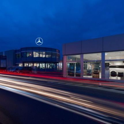 Logotipo de Daimler Truck AG Nutzfahrzeugzentrum Mercedes-Benz Weiterstadt
