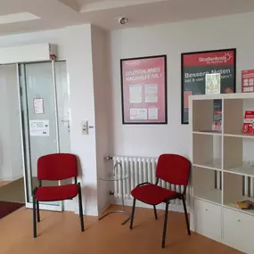 Warburg Wartebereich 2