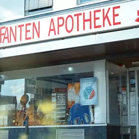 Aussenansicht der Elefanten-Apotheke