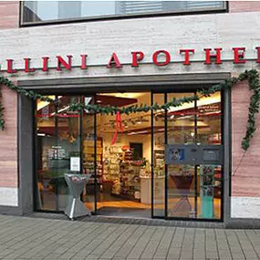 Aussenansicht der Collini-Apotheke