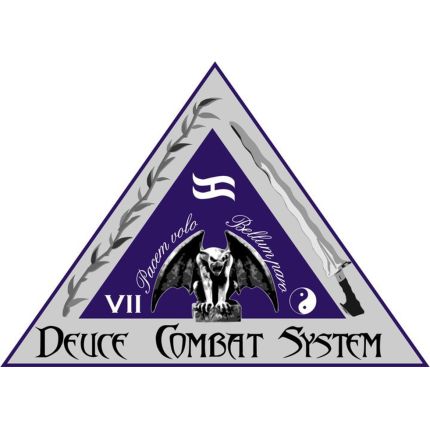 Logotipo de Deuce Combat System