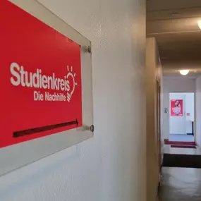 Berlin-Zehlendorf-Märchenbrunnen Hinweisschild Eingang Etage