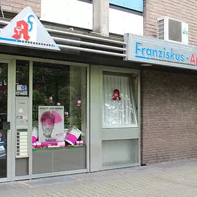 Aussenansicht der Franziskus-Apotheke