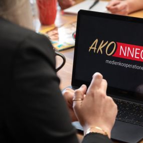 Bild von AKONNECTED medienkooperationen