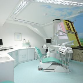 Zahnarzt  Ingolstadt | Zentrum Zahngesundheit | Dr. Ulmer • Valentinis & Kollegen | Behandlungszimmer