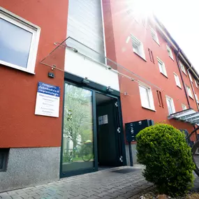 Zahnarztpraxis Dr. Mark Meisel & Dr. Ulf Meisel in Nürnberg | Praxiseingang