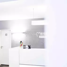 Zahnarztpraxis Dr. Mark Meisel & Dr. Ulf Meisel in Nürnberg l Rezeption