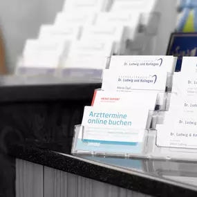 Zahnarztpraxis Dr. Volker Ludwig & Kollegen MVZ GmbH | Visitenkarten