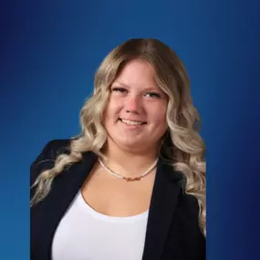 Kathleen Lipich - AXA Versicherungen Claus Decker - Kfz Versicherung in Köln