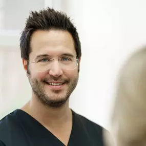 Bild von FineDent - Experte für Zahnimplantate Dr. Robert Berdik in Düsseldorf