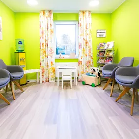 Zahnarztpraxis Ammerndorf, Dr. Eva Lichtblau | Wartebereich