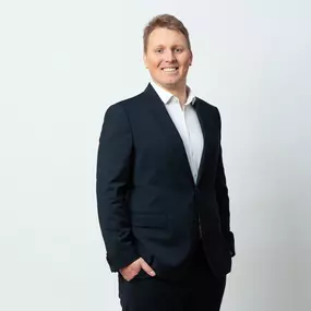 Agenturinhaber Bennet Hüttner - AXA Bennet Hüttner- Kfz-Versicherung in Berlin