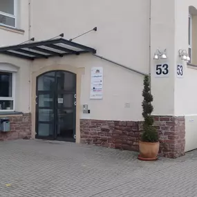 Außenansicht Eingang zur Agentur
