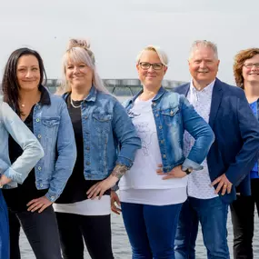 Teamfoto -  AXA Versicherung Tänzer & Tänzer oHG - Beamtenversicherung in Cottbus