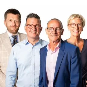 Teamfoto - AXA Versicherung fair Finanzpartner oHG - Kfz Versicherung in Bremen