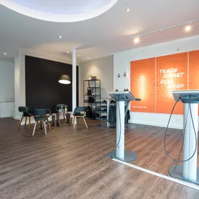 EMS Fitness Studio Detmold Trainingsfläche und Lounge