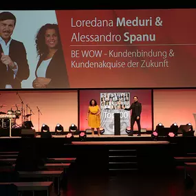 MEDURI & SPANU sind Sparrings Partner im Bereich Leadership.
Sie sind Leadership Coaches für die internationale Wirtschaft. Ihr Know-How haben sie in über 20 Jahren in den Bereichen Risk-Management, Sales & Marketing, Customer-Relationship, sowie Leadership-Management gewonnen.

Ob virtuell oder live: mit innovativen Keynotes, Trainings & Coachings begleiten sie Menschen und Unternehmen erfolgreich durch den Wandel. Für eine Zukunft, bei der Werte, Persönlichkeit, Souveränität und Leichtigkeit e