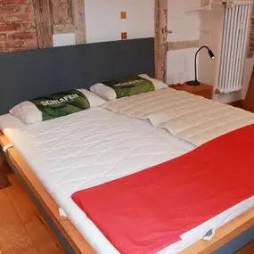 Unsere Bettenausstellung mit Betten von Team 7 und Hüsler Nest