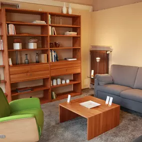 Wohnwand aus Kirschholz Massiv