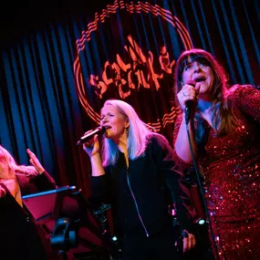 Soulcafé steht für mitreißenden Soul, Funk und Jazz – eine energiegeladene Formation, die mit kraftvollen Grooves und authentischer Bühnenpräsenz begeistert.