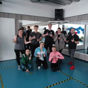 Ihr Fitnessstudio in Bad Grönenbach mit Fokus auf gerätegestütztem Krafttraining und Gesundheit. Unser chipkartengesteuerten Milon Zirkel, unser Beweglichkeitstrainingsbereich oder unsere Wassermassageliege – für jede Generation und jedes Trainingsziel ist etwas dabei. Wir kümmern uns um ihre Rückenschmerzen, Fettabbau oder Muskelaufbau, also das richtige Abnehmen.