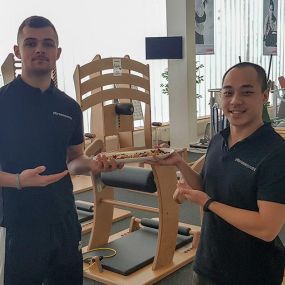 Ihr Fitnessstudio in München Nord mit Fokus auf gerätegestütztem Krafttraining und Gesundheit. Unser chipkartengesteuerter Zirkel, unser Beweglichkeitstrainingsbereich oder unsere Wassermassageliege – für jede Generation und jedes Trainingsziel ist etwas dabei.