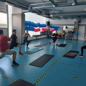 Ihr Fitnessstudio in München Nord mit Fokus auf gerätegestütztem Krafttraining und Gesundheit. Unser chipkartengesteuerter Zirkel, unser Beweglichkeitstrainingsbereich oder unsere Wassermassageliege – für jede Generation und jedes Trainingsziel ist etwas dabei.