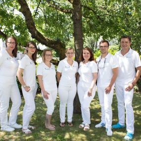 Das Team der Zahnarztpraxis Stefan Bieger in Herzogenaurach freut sich auf Ihren Besuch