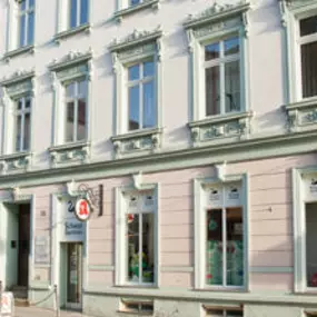 Aussenansicht der Schwan-Apotheke OHG