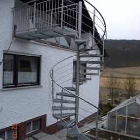 Bild von WERNER-Ausstellung Balkon-Terrasse-Treppe