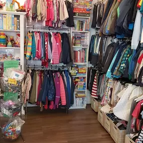 Bild von Two Hands for Kids I Kindermode Köln | Neu & Second Hand