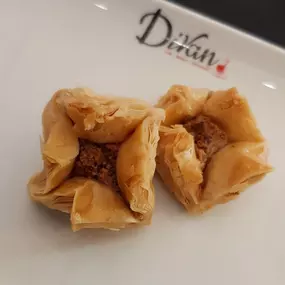 Blumenbaklava mit Cashewnüssen