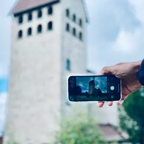 Für Social Media Kanäle sind gute, authentische Fotos von großer Bedeutung. Wir fokussieren uns auf die Smartphone Fotografie.