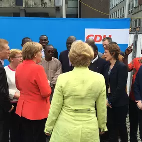 Valérie Bourmault Dipl.-Kauffrau, Master of Arts Konferenzdolmetschen mit Angela Merkel