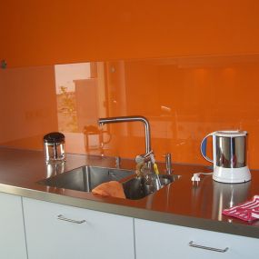 Küchenrückwände aus Glas | Glasschleiferei & Glaserei | Ditl R. & Co. | München