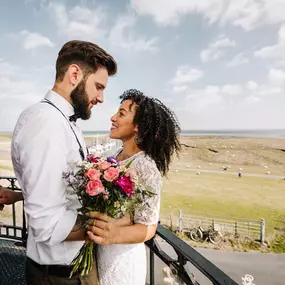 Couple marries at the ‘Dicke Berta’ lighthouse