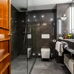 Bathroom superior room
